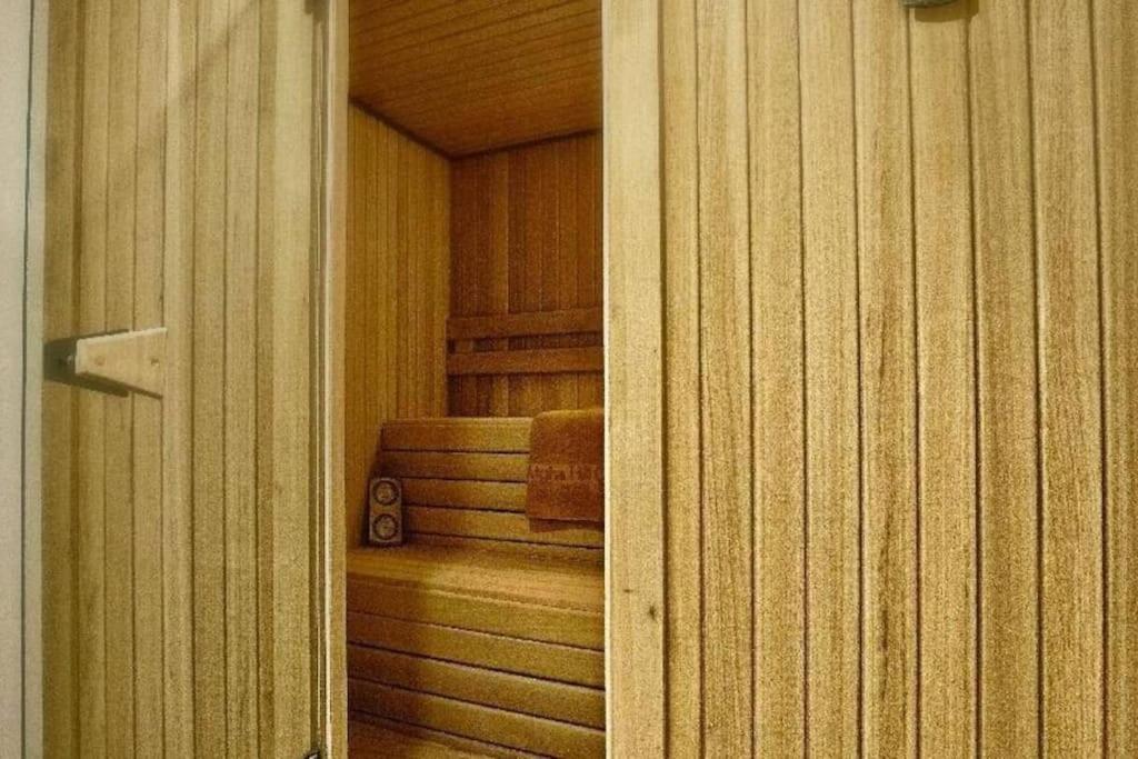 5* Serviced Apartment *